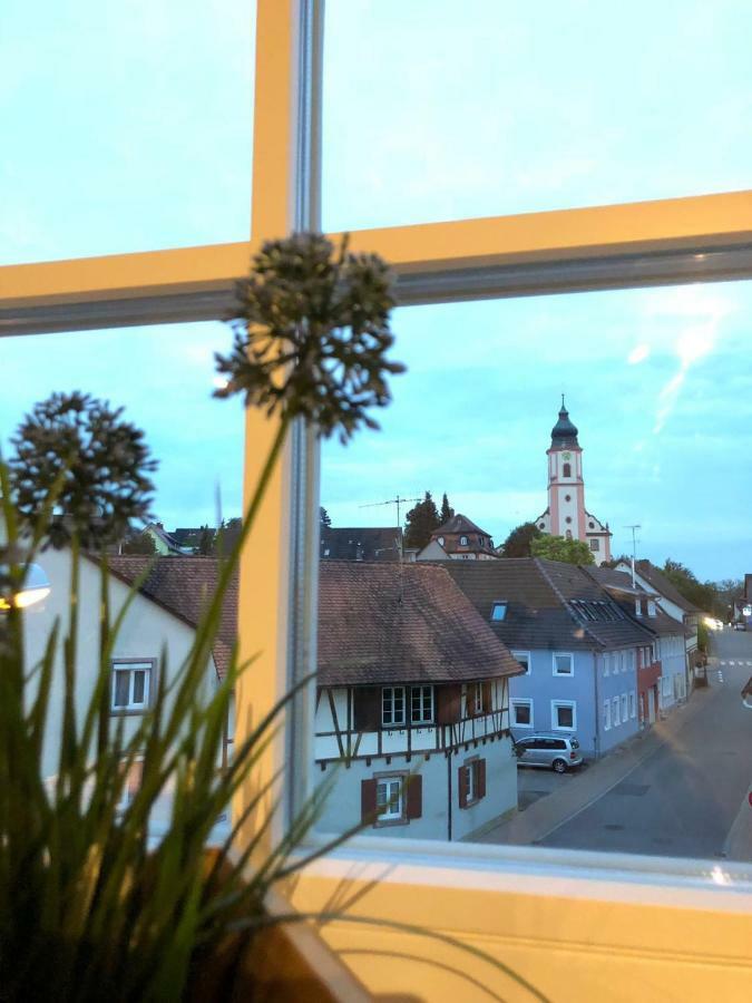 Wohnung 2 - Nur 5 Fahrminuten Vom Europapark 에텐하임 외부 사진